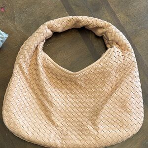 Woven Hobo Shoulder Bag in Nude